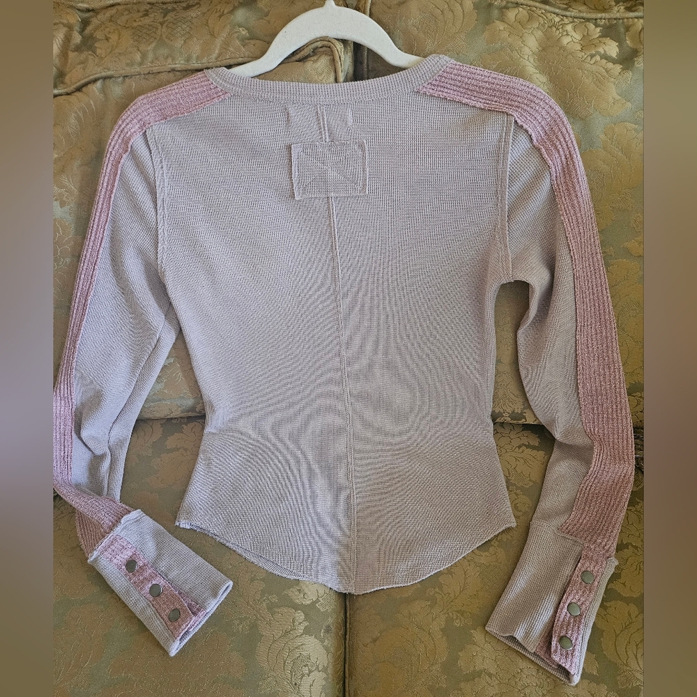 NWOT FREE PEOPLE We the Free Top Womens  Tasha Thermal PinkTwo Tone Snap Cuffs - Picture 2 of 10